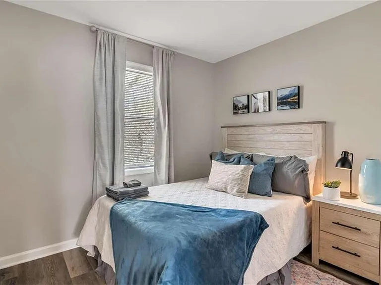 2101 Valley Oaks Dr SE — Photo 21
