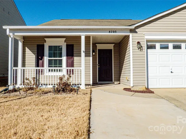 8705 Westhope St, Charlotte, NC 28216
