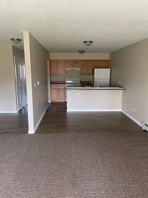1st image of 692 44th St SE #5