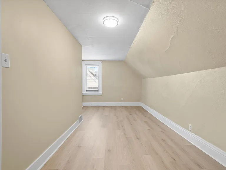 510 Dawson Ave — Photo 17
