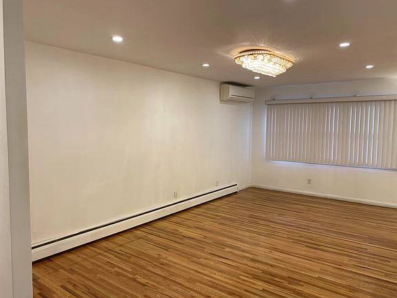 4th image of 5631 Oceania St Floor 2