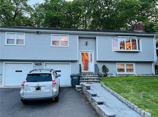 29 Martha Pl, Bridgeport, CT 06606