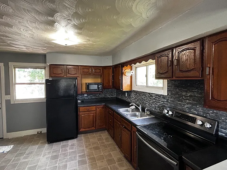 775 Kane St — Photo 4