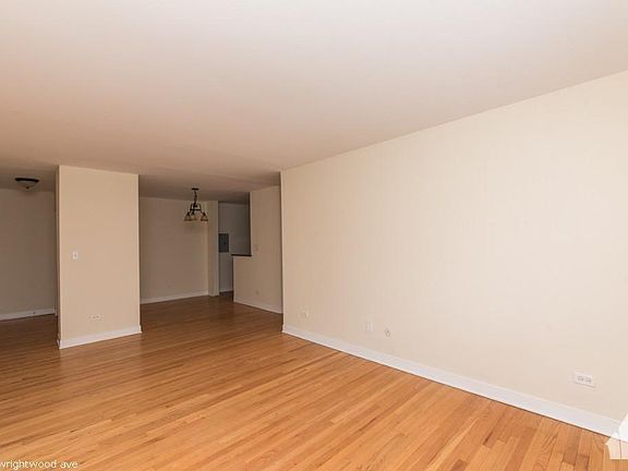5th image of 625 W Wrightwood Ave #1727