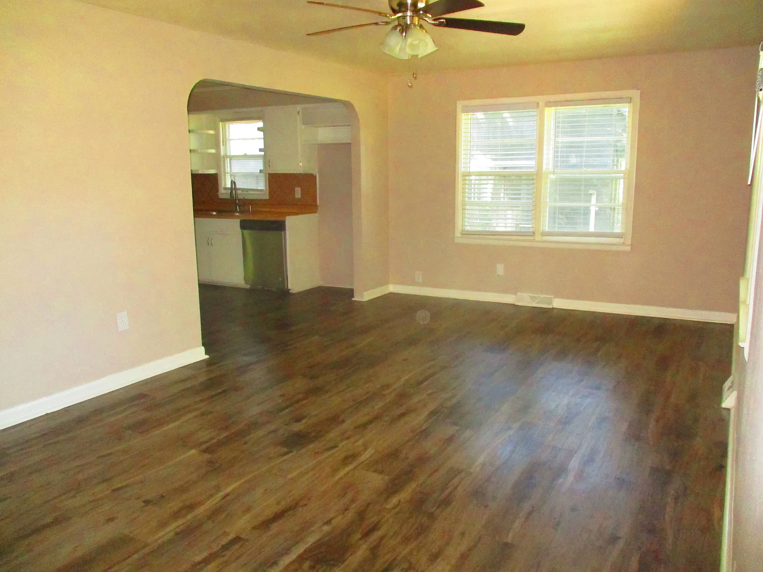 2 bed, 1000 sqft, $1,445 — Photo 4