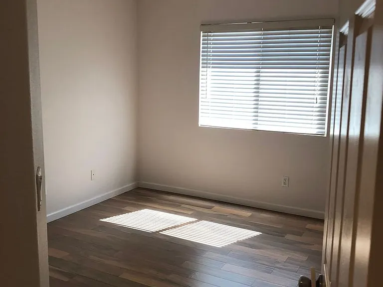 1571 Thurman Way — Photo 13