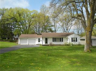 829 Trabold Rd S, Rochester, NY 14624