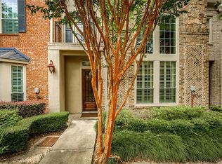 1005 Memorial Village Dr, Houston, TX 77024