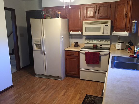 5th image of 19314 Eastwood Dr