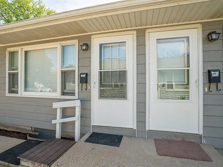 3009 Hermina St — Photo 2