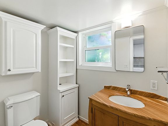 4th image of 107 Oakwood Dr #A