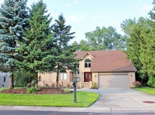 5836 Three Ponds Ct, West Bloomfield, MI
