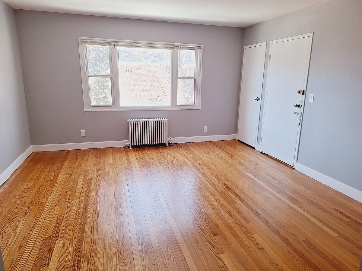 Building Photo - 209 Medway St #8B