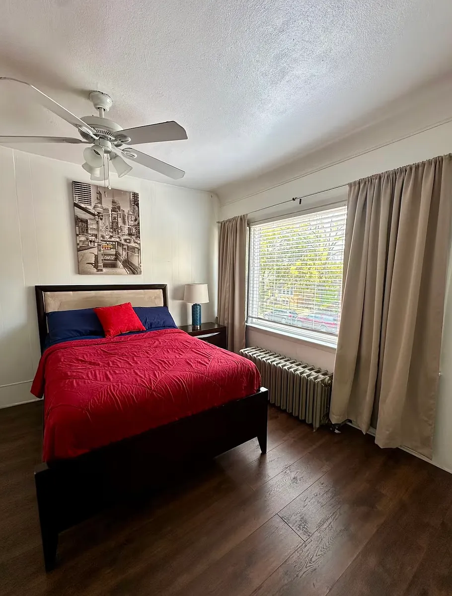 Building Photo - 2727 N Oak Park Ave #1F