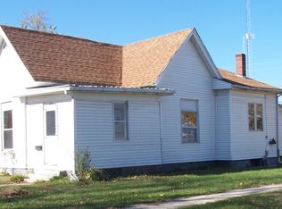 417 E 2nd St, Beardstown, IL 62618