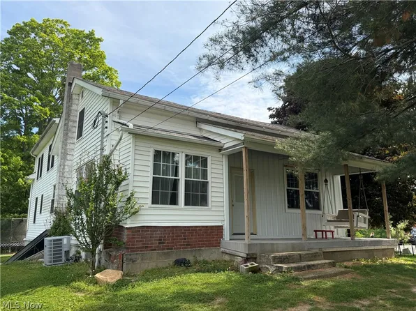 13166 Butternut Rd, Burton, OH 44021