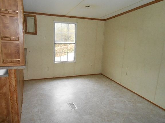 4th image of 214 Hackberry Dr