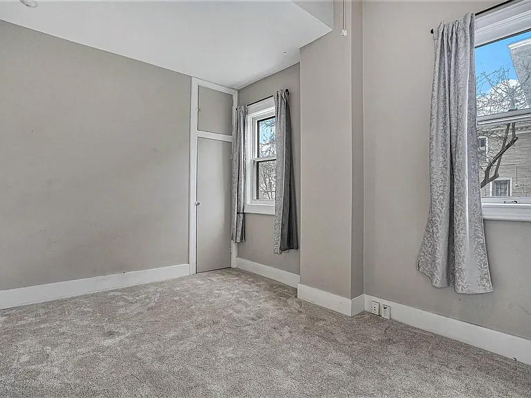 231 Paris Ave SE #4 — Photo 17