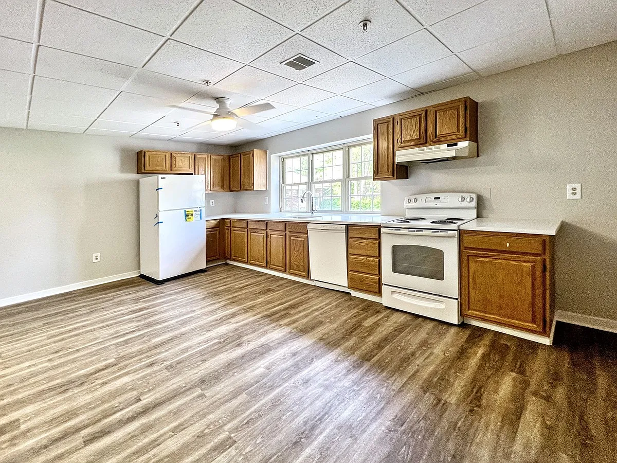 Building Photo - 829-833 Conestoga Rd