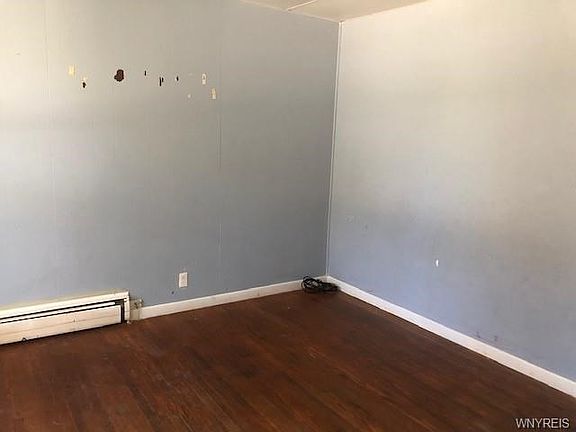 5th image of 111 Buffalo St