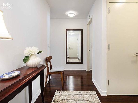 4th image of 207 E 57th St APT 5B