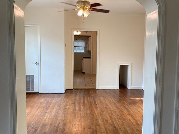 4th image of 828 W Alice Ave