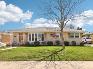 1101 Sheraton Dr, Racine, WI 53402