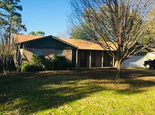 229 E Greenfield Dr, Wake Village, TX 75501