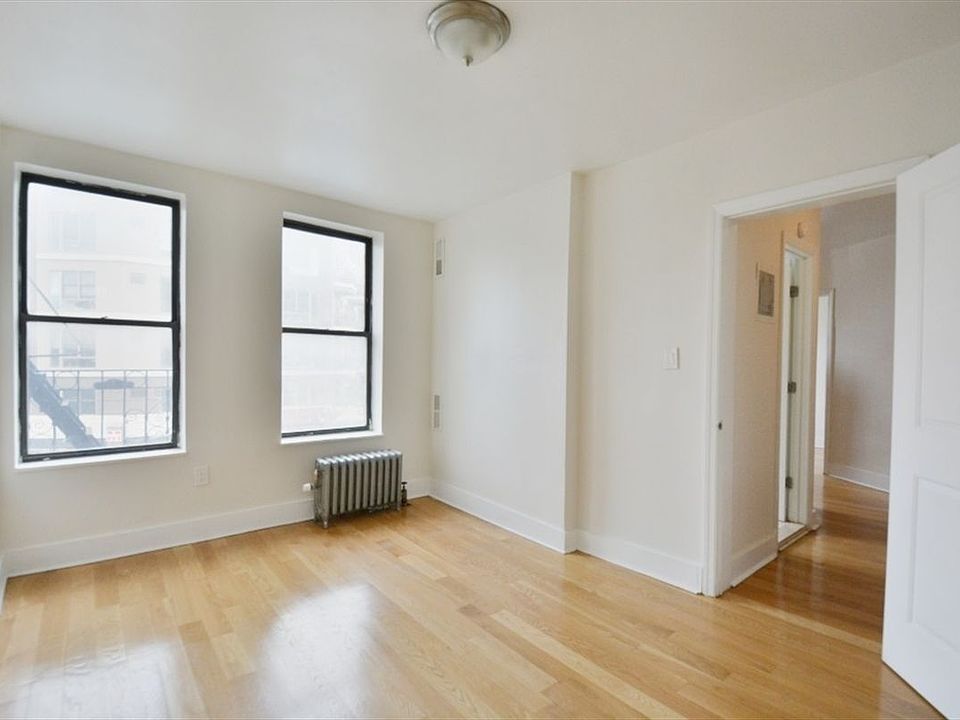 2nd image of 145 Borinquen Pl APT 29