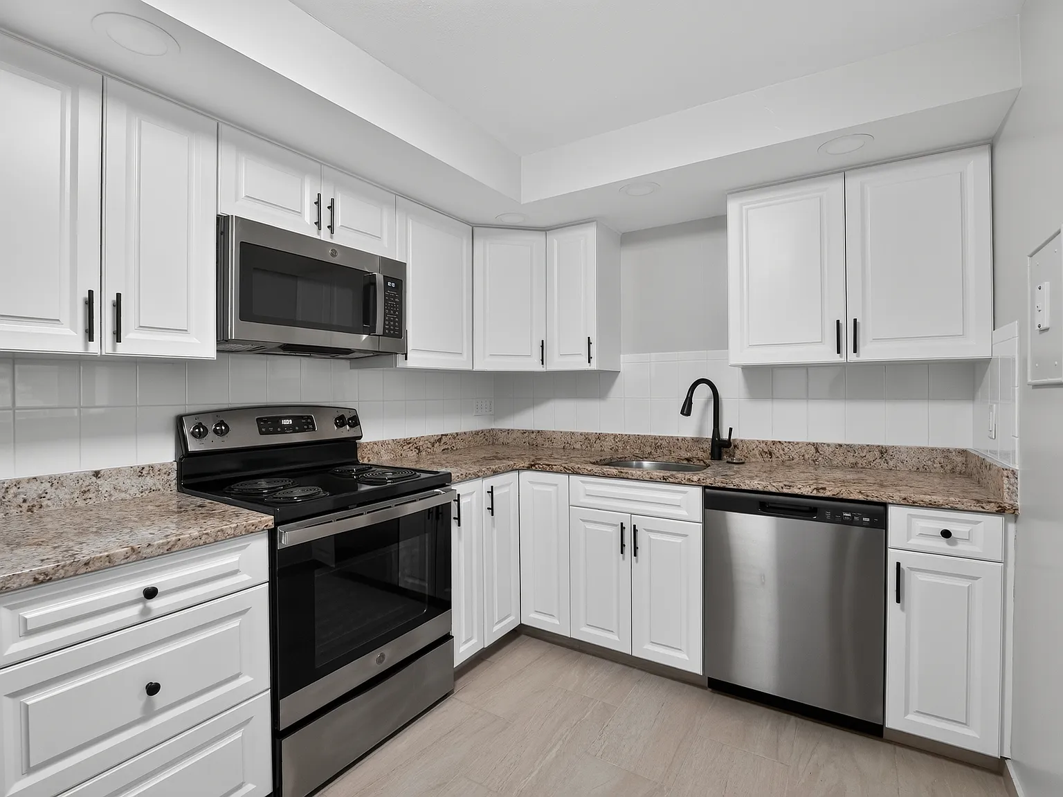 1 bed, 986 sqft, $2,550 — Photo 3