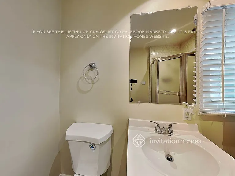 2906 N Frederic St — Photo 12