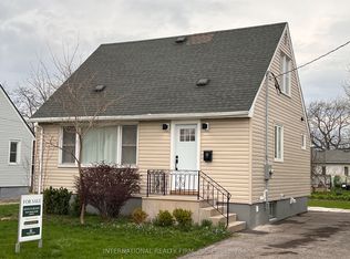 9 Admiral Rd, Saint Catharines, ON L2P1G4