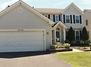 1028 Sanctuary Ln, Naperville, IL 60540