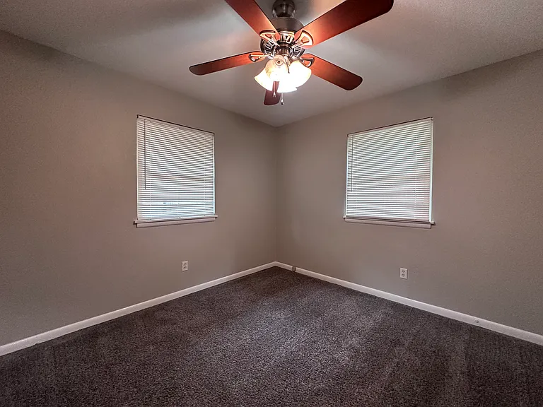 1530 Melrose Dr — Photo 14