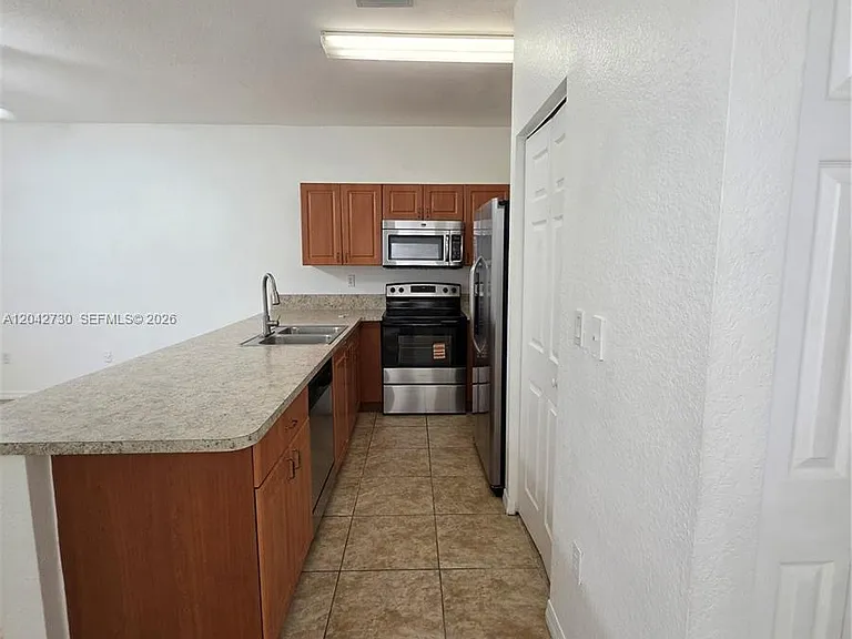 4906 SW 141st Ave #4 — Photo 10