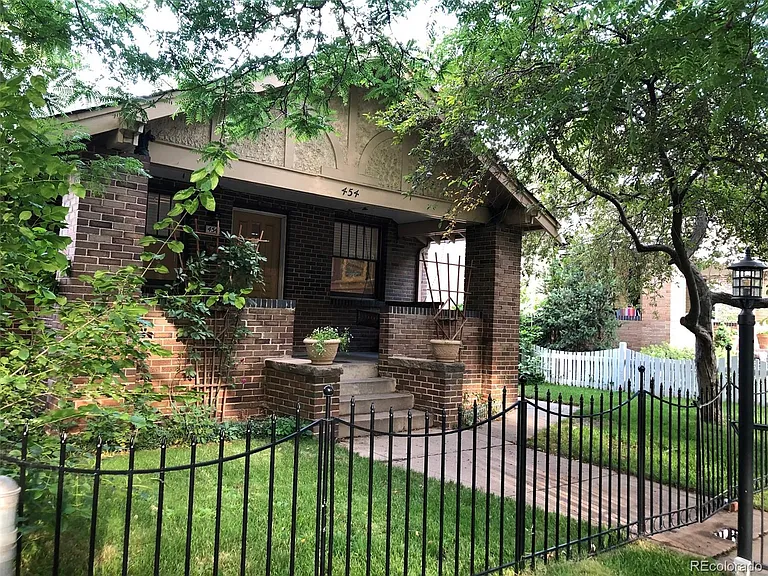 454 N Franklin St — Photo 1