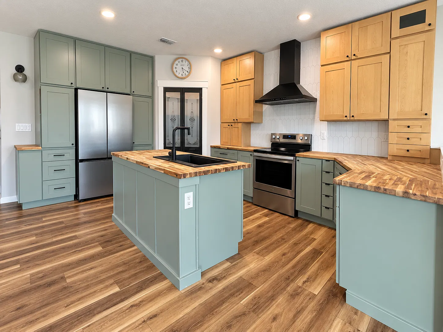5 bed, 2674 sqft, $3,100 — Photo 3