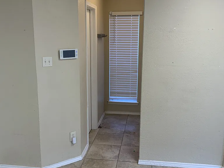 705 Little Fox Ln — Photo 11