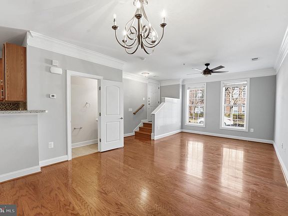 3rd image of 2173 Abbottsbury Way