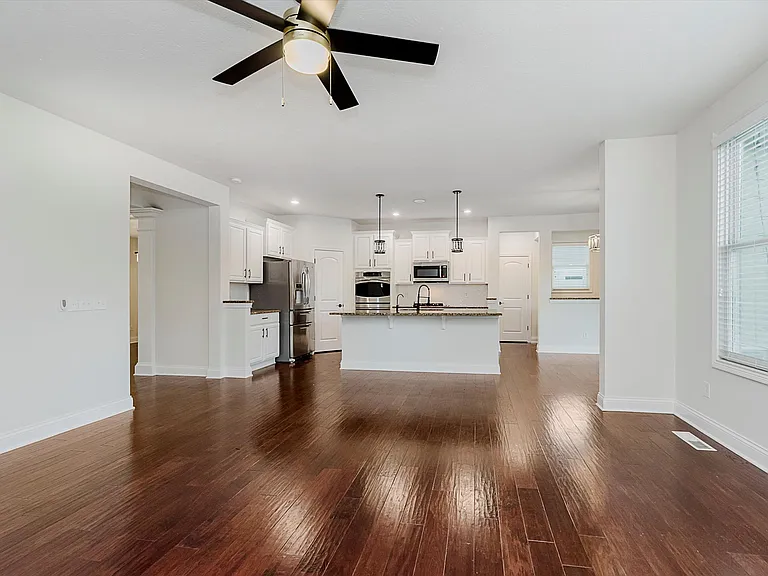 10264 Normandy Way — Photo 9