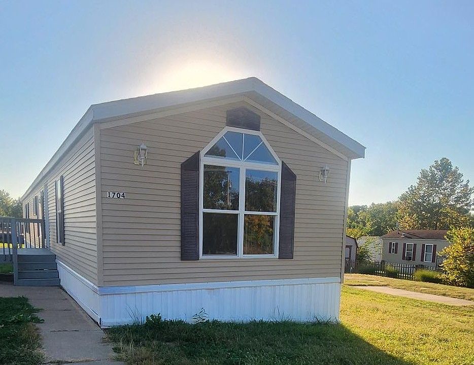 1st image of 1704 Collier Blvd