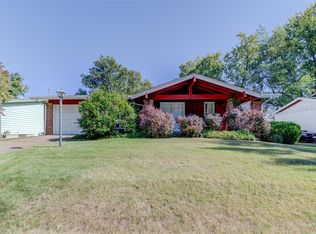 543 Coach Light Ln, Hazelwood, MO 63042