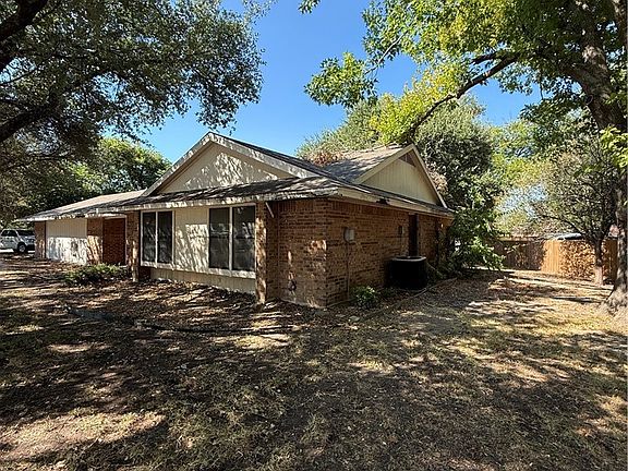 2nd image of 4009 Chisholm Trl