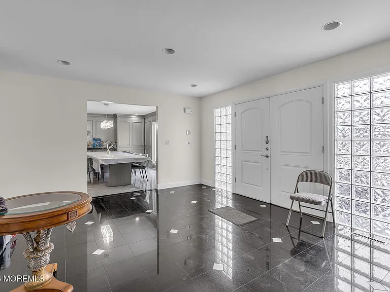 7 Harvard Ct — Photo 6