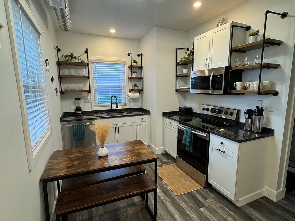 Furnished Kitchen