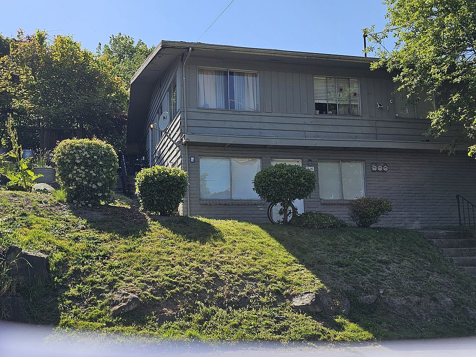 Another view of the front of the house.