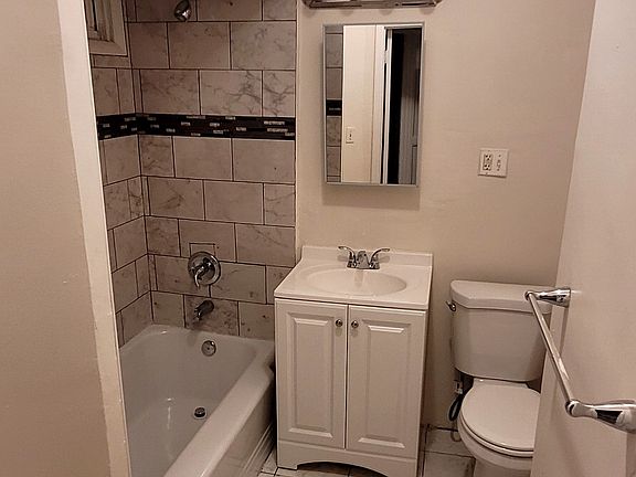 2nd image of 544 S 20th St Floor 1