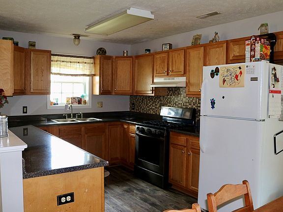 5th image of 527 Orchard St