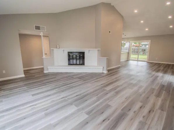 3825 Hackberry Ln, Bedford, TX 76021