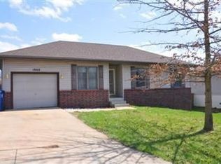 1908 S 16th St, Ozark, MO 65721